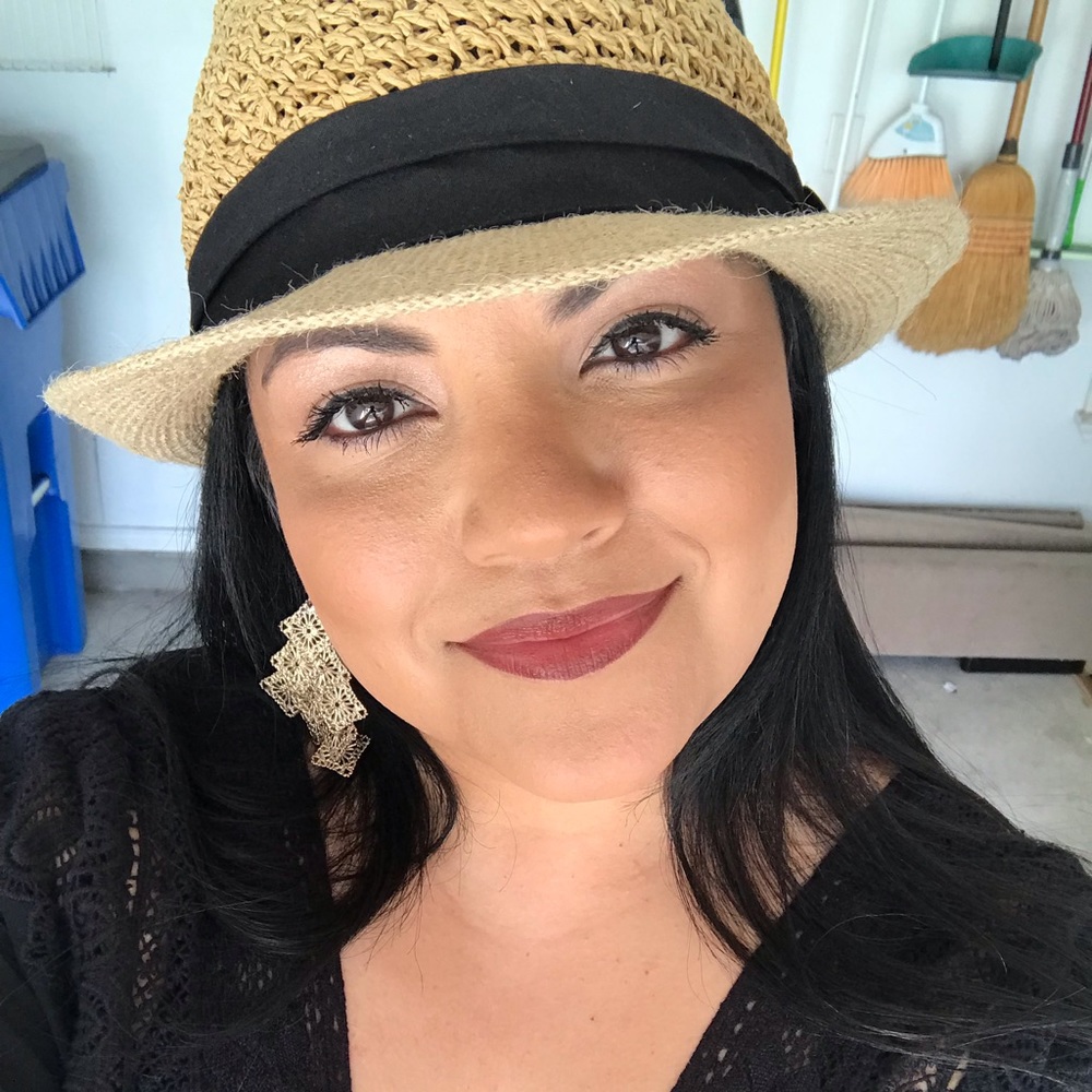 Meet your Posher, Cindy